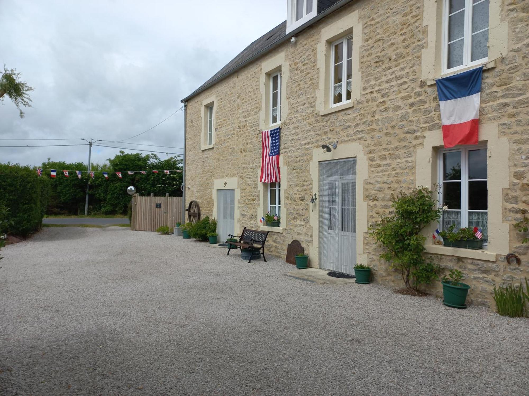 Ivy House Utah Beach Сент-Мари-дю-Мон Экстерьер фото